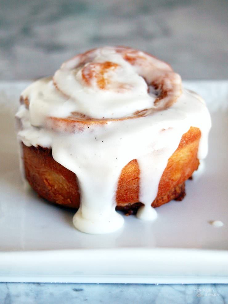 Vanilla-latte-cinnamon-rolls infuse the coffee house flavor of a vanilla latte into a sweet, gooey cinnamon roll. They make a delicious weekend breakfast treat!