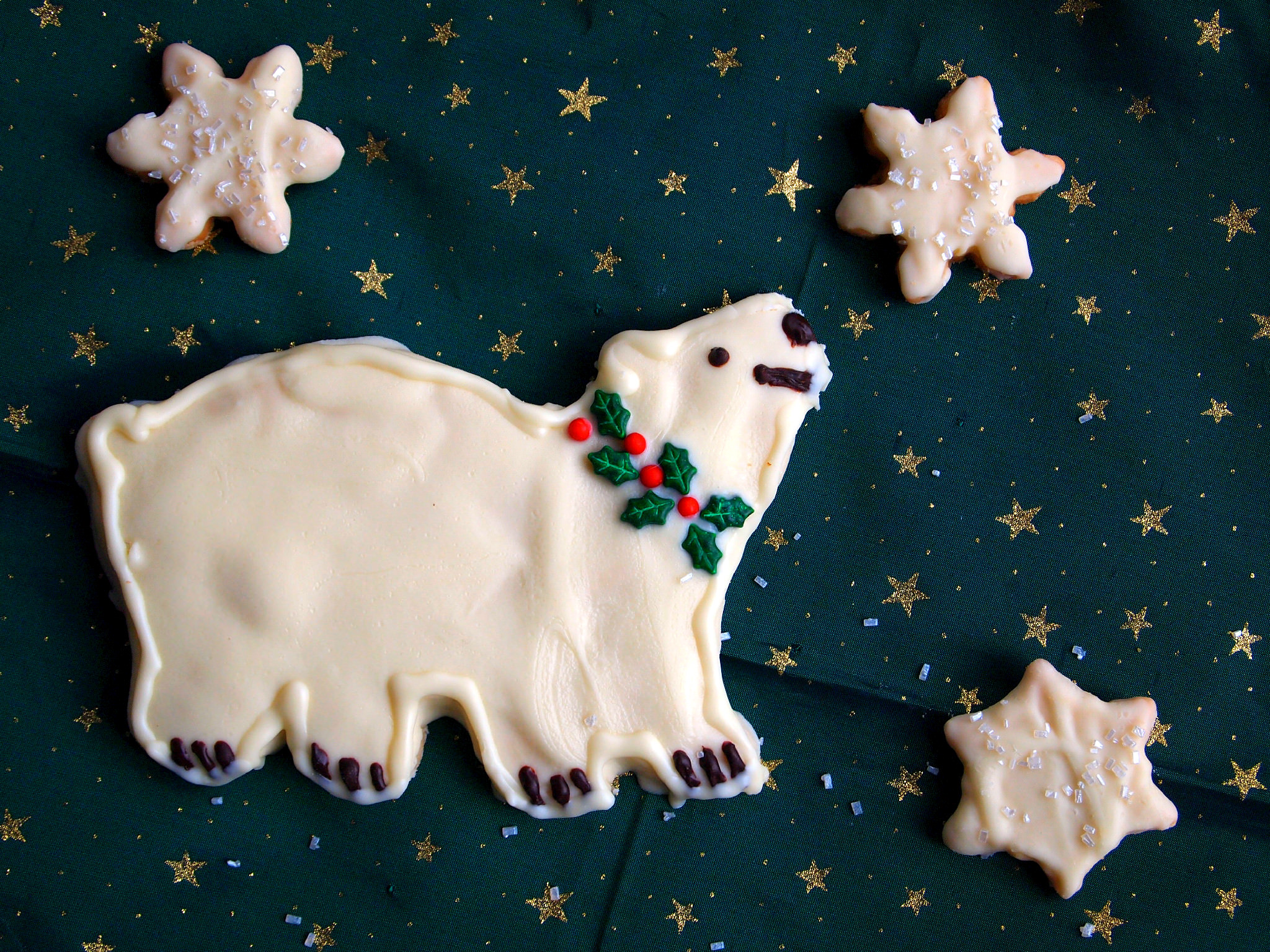 Polar Bear Cookie by ComfortablyDomestic.com