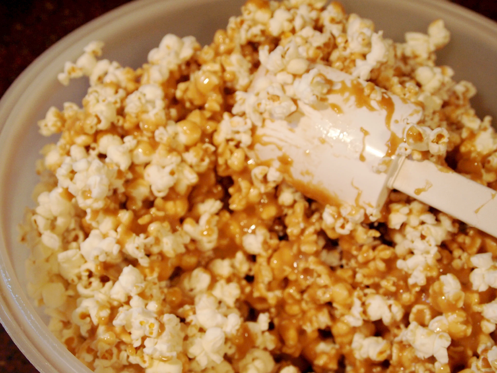 coating popcorn with caramel