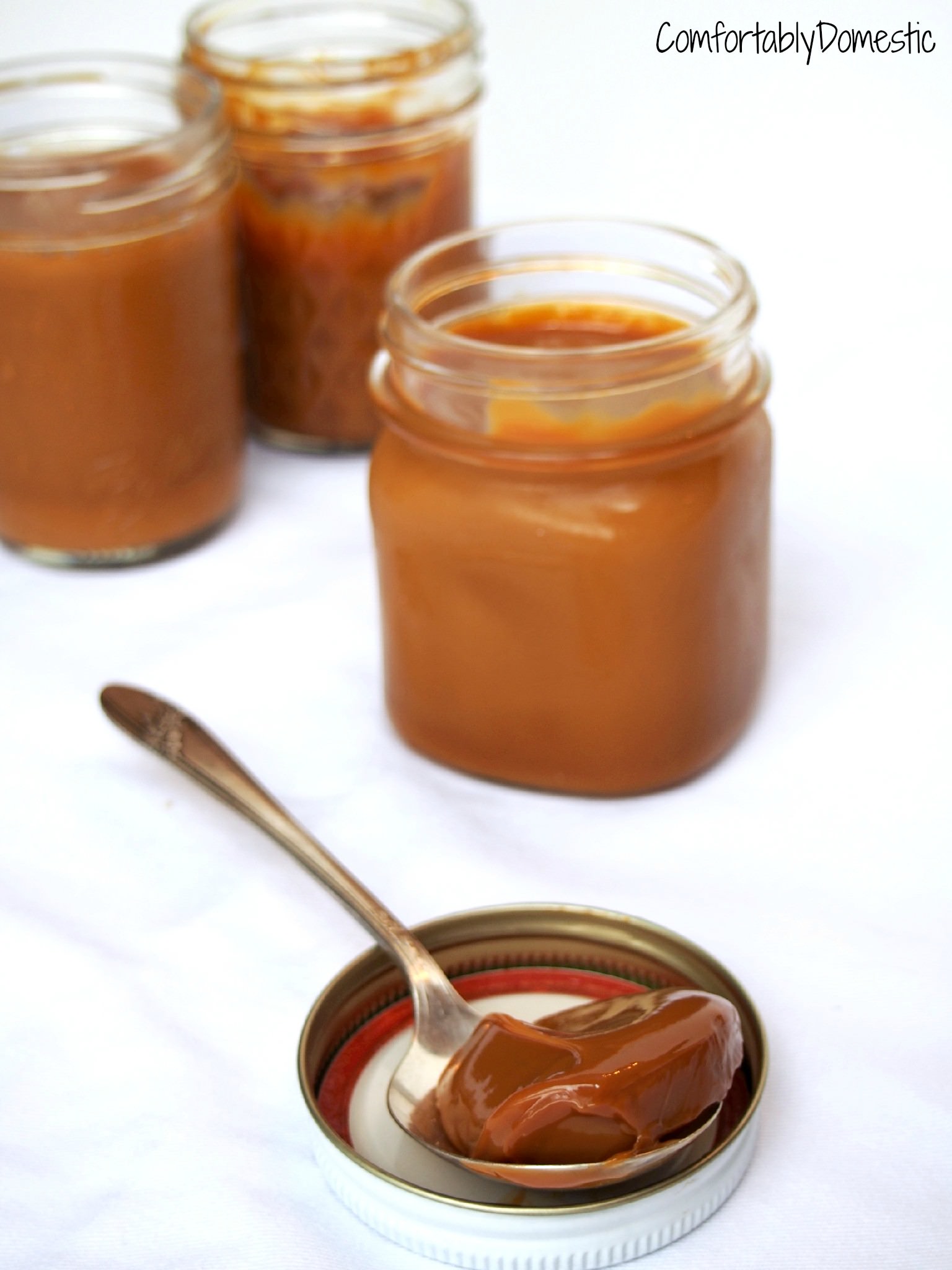 Crock Pot Dulce de Leche Caramel | ComfortablyDomestic.com