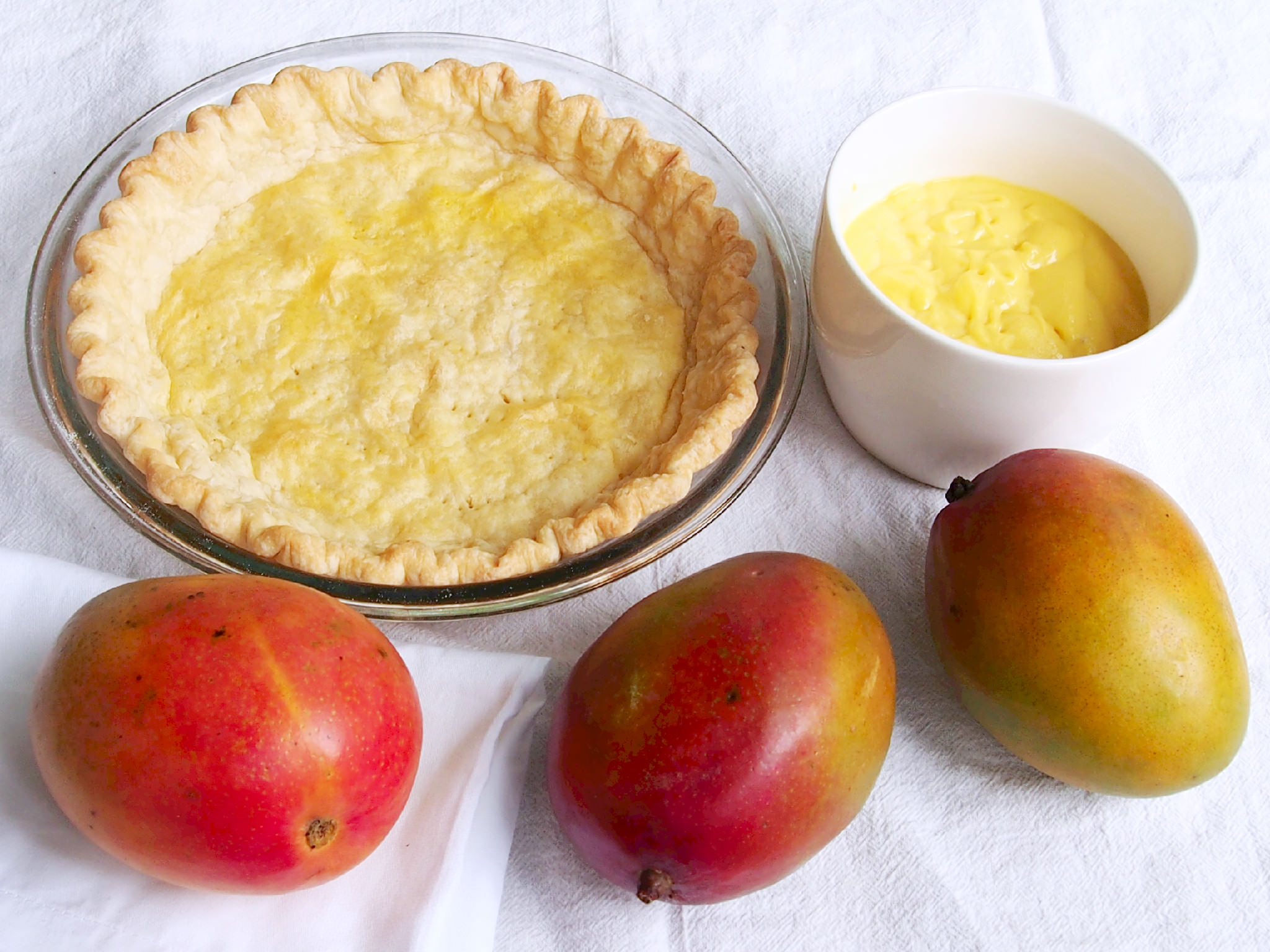 Ingredients to make mango cream pie