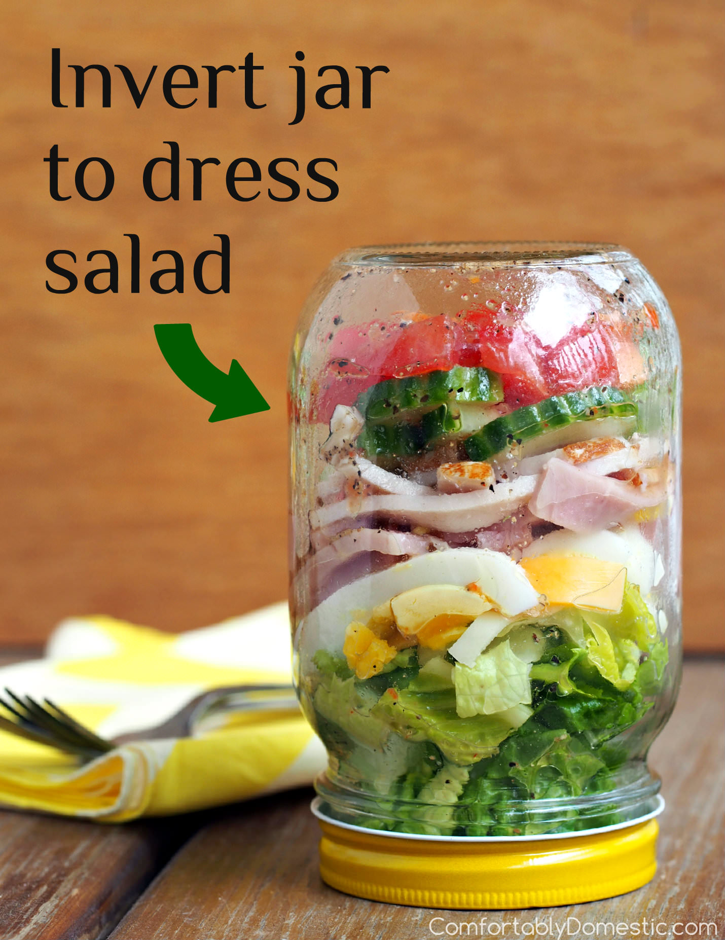 Chef Salad in a Jar - a great make-ahead lunch idea! | ComfortablyDomestic.com