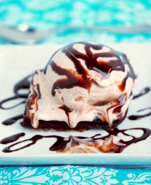Cinnamon Ice Cream Brownie Sundae | ComfortablyDomestic.com