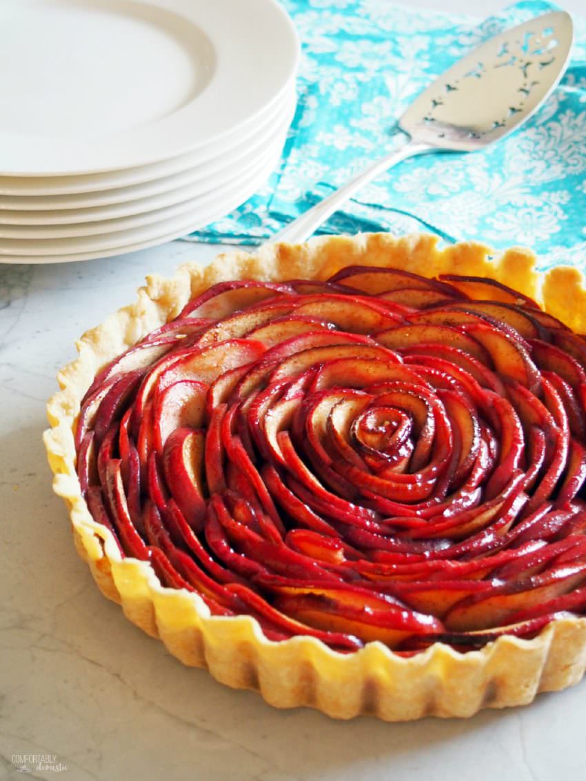 Rose Apple Pie Tutorial - Comfortably Domestic
