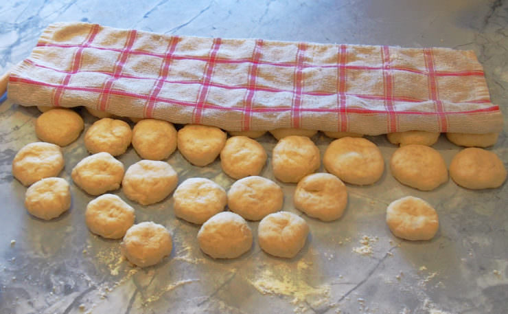 flour-tortilla-dough-balls