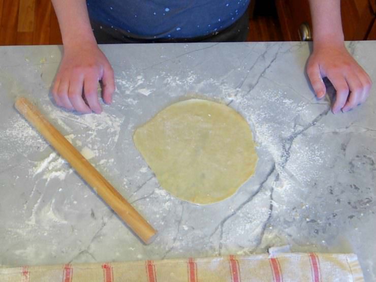 rolling-and-shaping-homemade-flour-tortillas