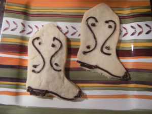 Adorable shortbread cookies that look like cowboy boots. Get the recipe to make them on comfortablydomestic.com