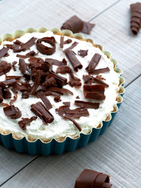 close-up-of-chocolate-french-silk-pie-with-chocolate-shavings-on-top