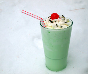 Homemade shamrock shakes are a fun, festive way to celebrate St. Patrick's Day! And because grown-ups need luck of the Irish too, there are grasshopper cocktails to create. | comfortablydomestic.com