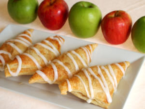 Apple turnovers are a sweet breakfast treat with a cup of coffee, as an afternoon snack, or for a light dessert. The best part is that they're incredibly easy to make! | ComfortablyDomestic.com