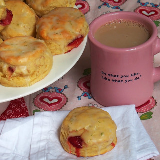 Strawberry scones with lime glaze are fluffy tea-time-treats with a bright burst of strawberry goodness, dripping with zippy citrus glaze. | ComfortablyDomestic.com
