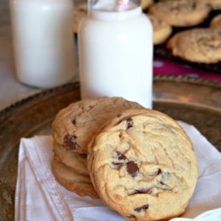 Big-Chocolate-Chip-Cookies are every bit as fabulous as a regular chocolate chip cookie, only better because they’re BIG and chewy.