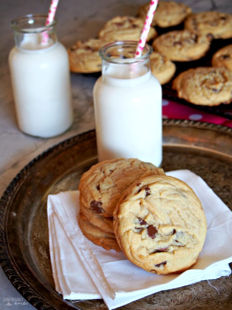 Big-Chocolate-Chip-Cookies are every bit as fabulous as a regular chocolate chip cookie, only better because they’re BIG and chewy.