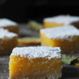 close-up-photo-of-gluten-free-lemon-bars-dusted-with-powdered-sugar